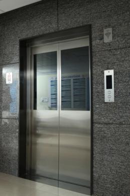 Every Second Counts: Choosing the Right Elevator for Healthcare